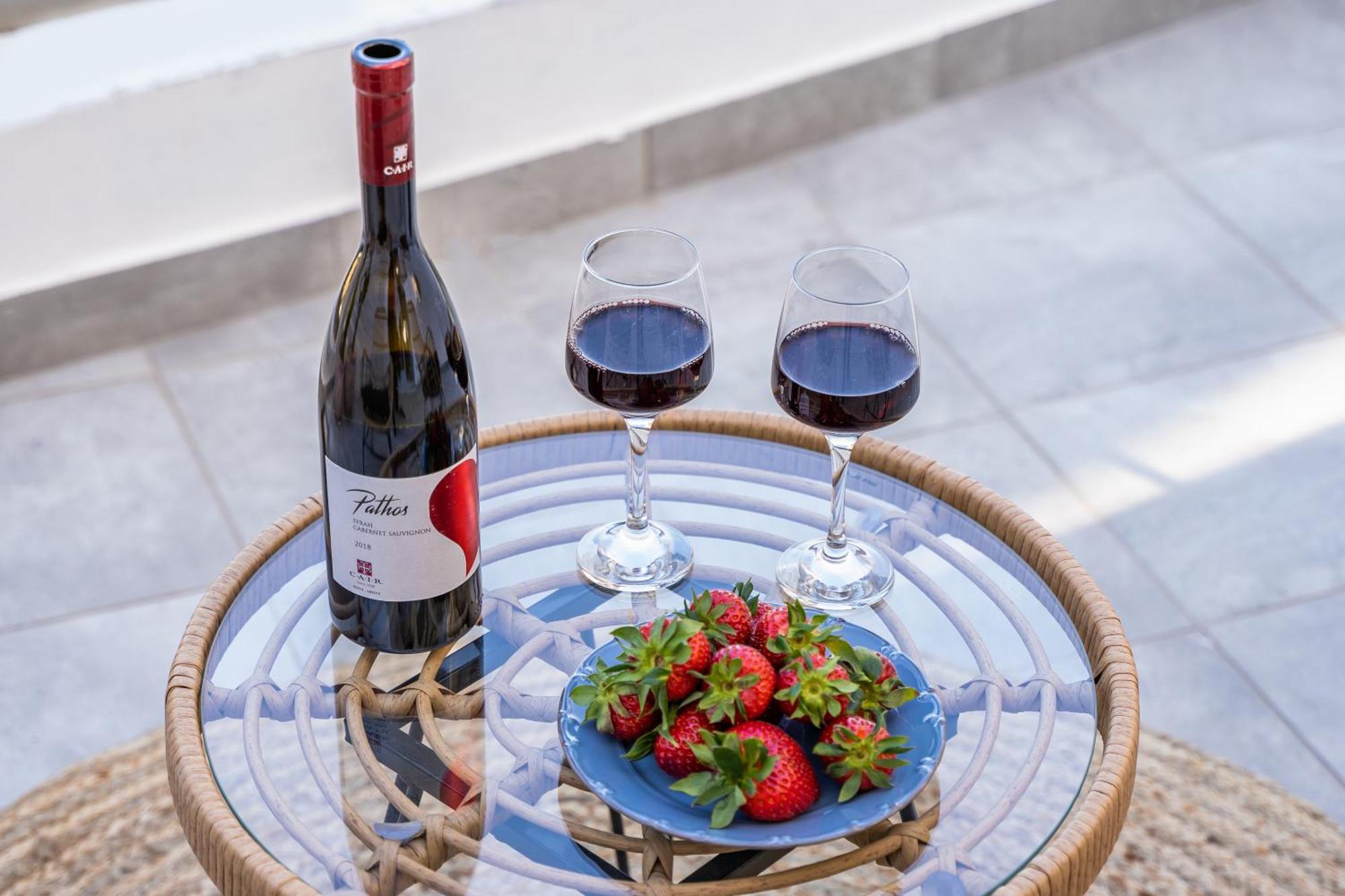 Yploui Suites Karpathos Buitenkant foto